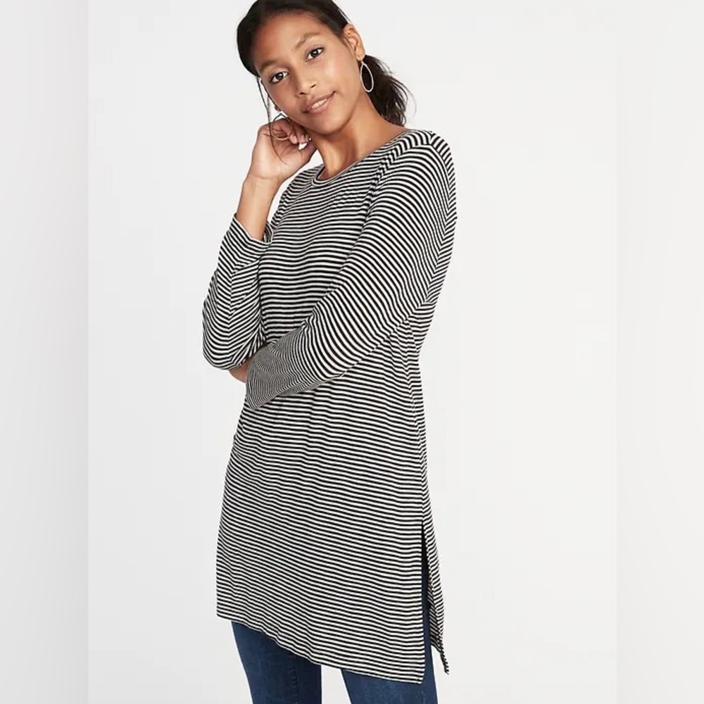XXL Old Navy Black and White Striped Tunic